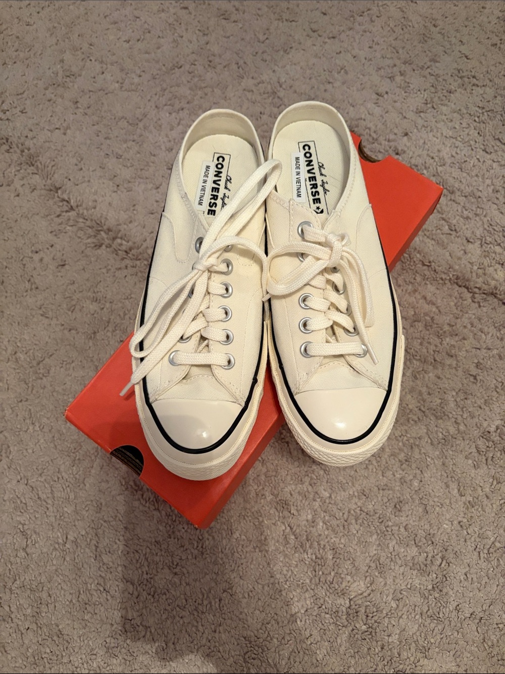 Converse Women's Off-White Low-Top Canvas Sneakers